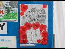 Czerwone maki na Monte Cassino w Szkole Podstawowej nr 68