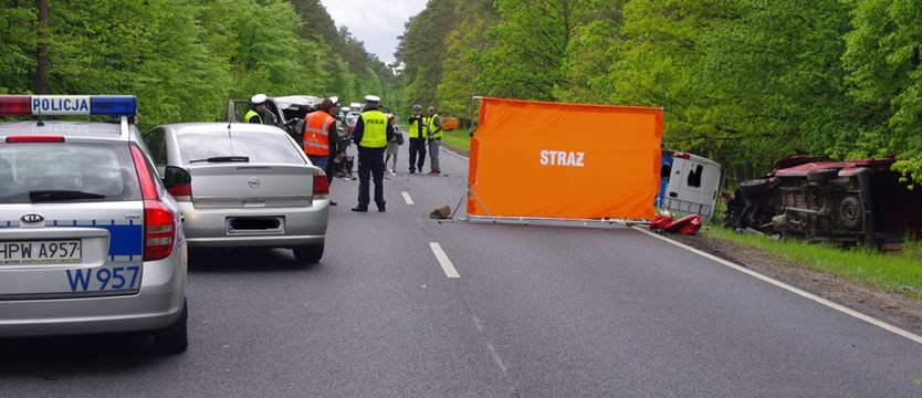 Wypadek pod Mirosławcem. Krajowa dziesiątka zablokowana