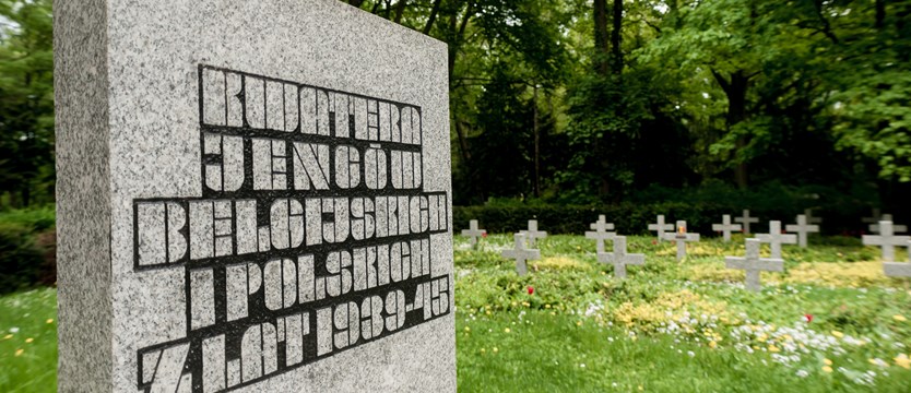 Pomniki i pamięć - spacer po cmentarzu