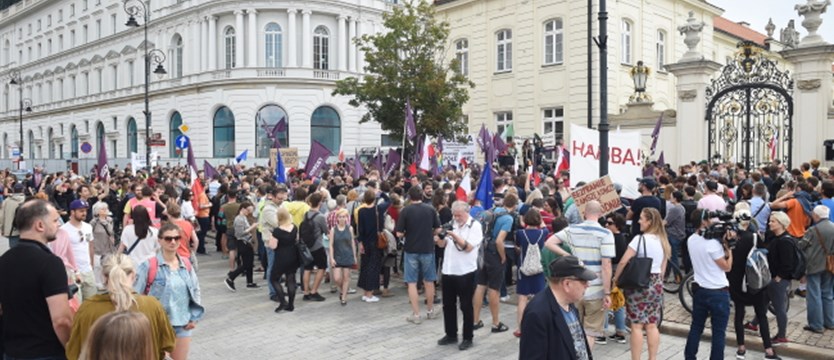 Warszawa. Demonstracja przeciwko zmianom w sądownictwie