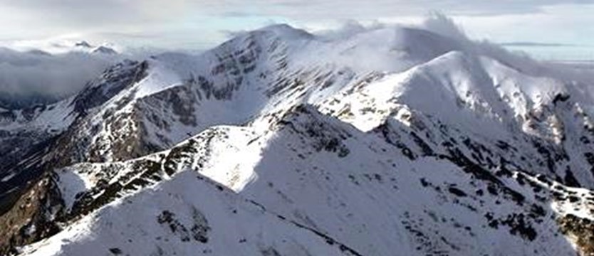 Lawina porwała w Tatrach troje turystów