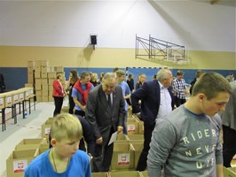 Tony darów dla rodaków na Litwie