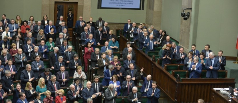 Sejm uchwalił tzw. ustawę degradacyjną