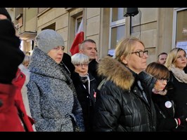 Solidarnie z sędziami. Demonstrowali pod sądem w Szczecinie