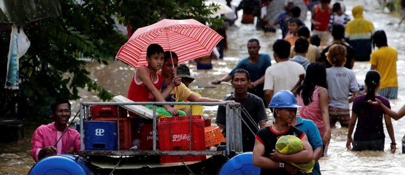 Tajfun uderzył w Filipiny