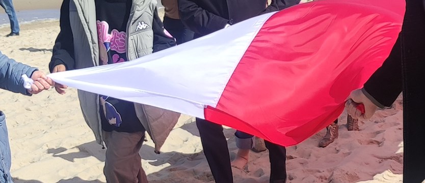 Warto się wybrać. 100-metrowa flaga w Międzywodziu