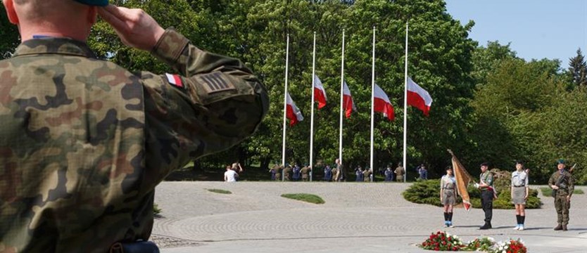"Flaga łączy wszystkich Polaków". Uroczystości na Jasnych Błoniach