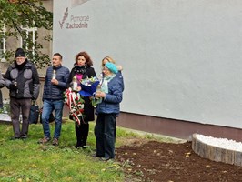 Kwiaty i znicze w rocznicę Nocy Kryształowej. Upamiętnienie żydowskiej społeczności Szczecina