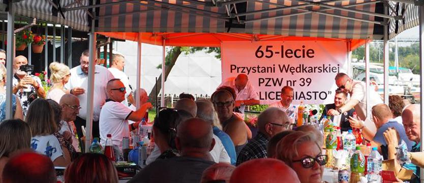 Policcy wędkarze świętowali 