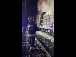 Pożar lokomotywy. W akcji wzięło udział 10 strażackich zastępów