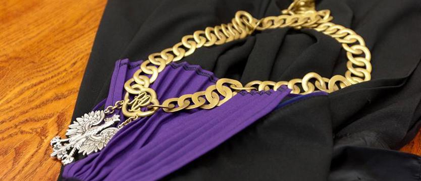 Prokuratura w Szczecinie skierowała do sądu akt oskarżenia przeciw kobiecie chcącej usunąć konstytucyjny organ RP