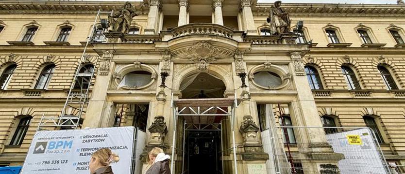 W Pałacu Ziemstwa Pomorskiego remontują zabytkowy balkon