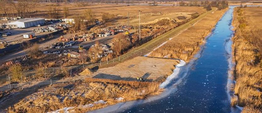Przystań kajakowa na Kanale Ceglanym. Fundament pod dalsze działania