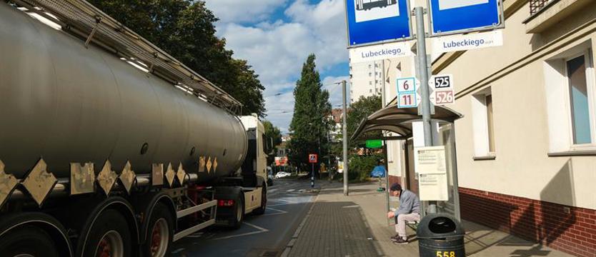 Ciężarówki, hałas i drgania. Mieszkańcy chcą zmian