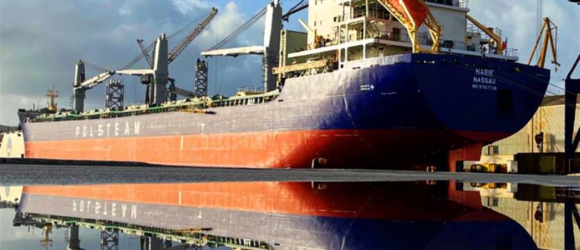 Chrzest masowca „Narie” nie po wodowaniu, ale po remoncie