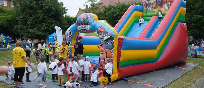Radosna zabawa w szczecińskim "Żagielku"