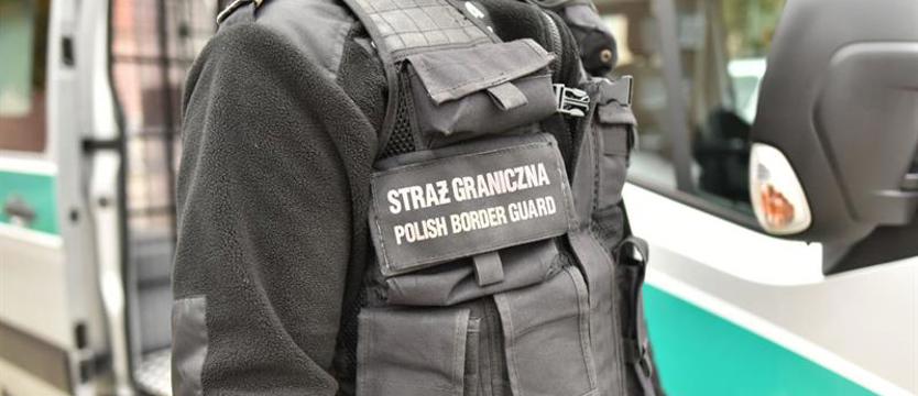 Szczecinianin uciekał kradzionym autem. Drogę zajechał mu pociąg