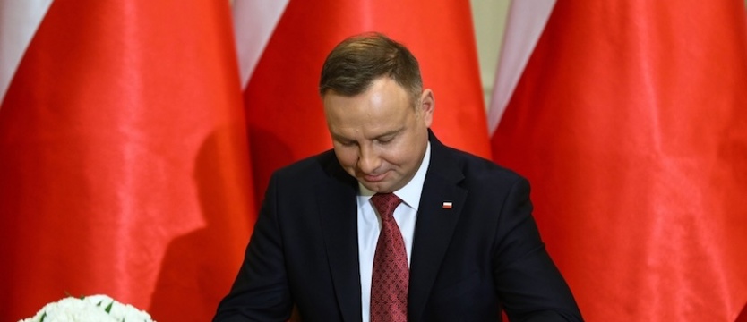 Prezydent podpisał ustawę o wolnej Wigilii, skieruje ją do TK w trybie kontroli następczej