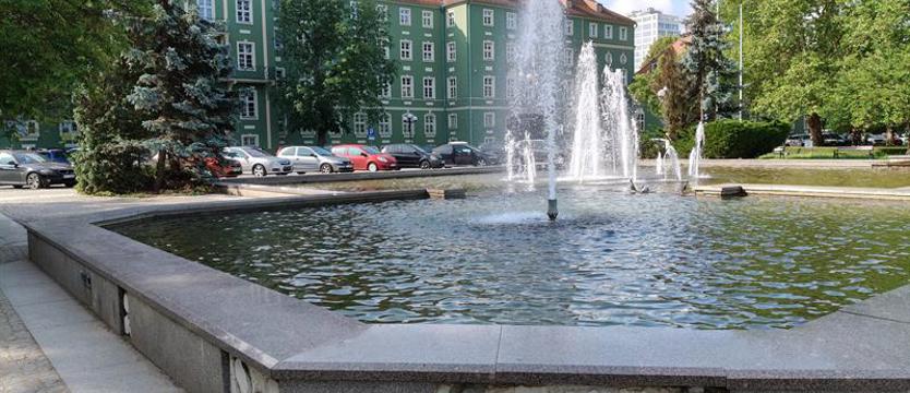 „Bartłomiejka” w rozsypce. Tryska, choć nie zachwyca