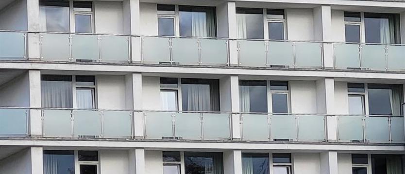 Czeskie media podały nazwisko mężczyzny, który wypadł z balkonu sanatorium. Zmarły był hokeistą