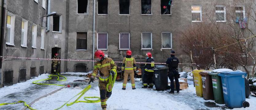 Pożar na Swarożyca w Szczecinie. Jedna osoba ucierpiała