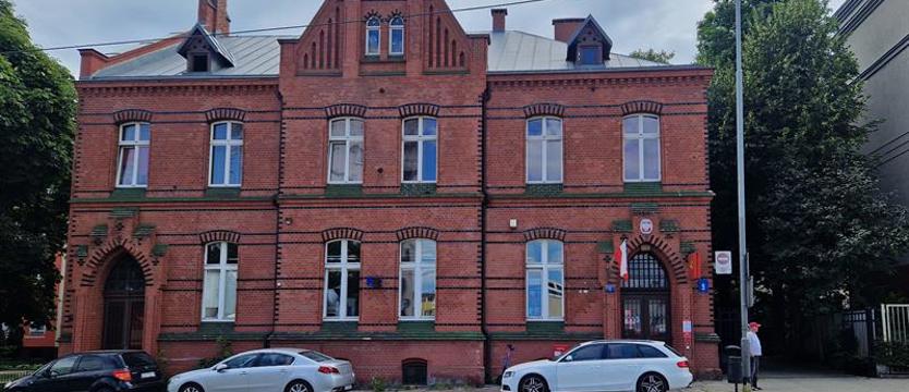 Długie kolejki na poczcie. Winne braki kadrowe