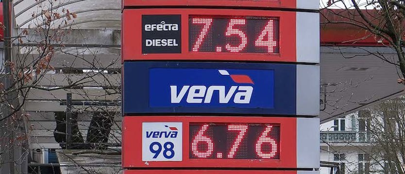 Ceny paliw w Polsce przyciągnęły kolejki niemieckich kierowców