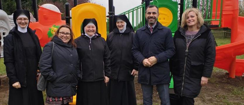 Nowy plac zabaw w Karwowie. Bezpieczny i nowoczesny