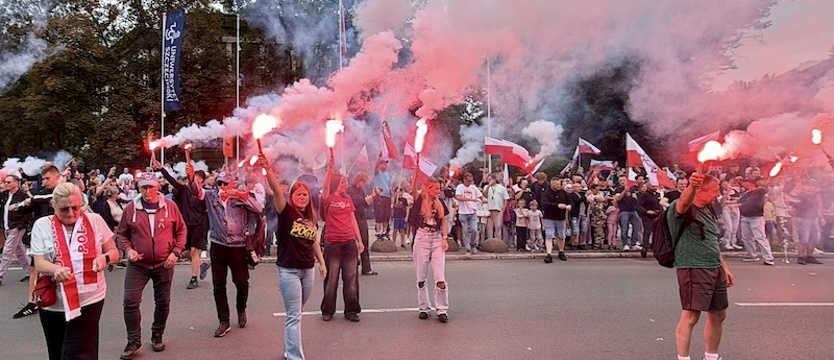 Syreny, flagi, spotkania. Szczecin upamiętnił bohaterów Powstania Warszawskiego