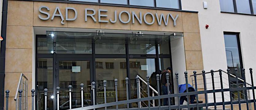 Wyrodny syn oskarżony. Groził rodzicom, że spali ich majątek