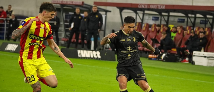 Piłka nożna. Po przespanej pierwszej połowie, Grosicki poprowadził Portowców do zwycięstwa