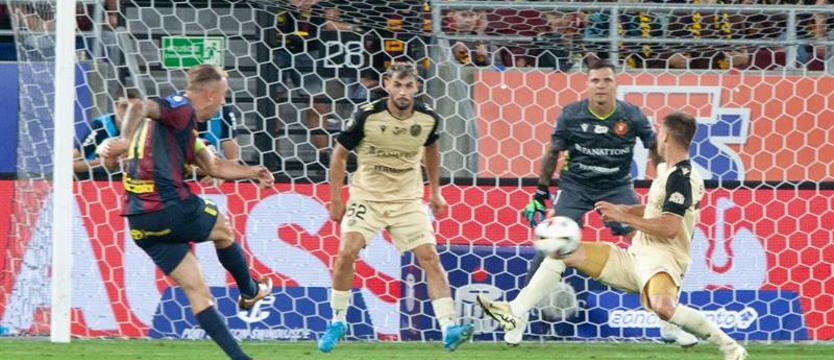 Piłka nożna. Wiosenny lider z outsiderem - Pogoń do Łodzi po kolejne zwycięstwo