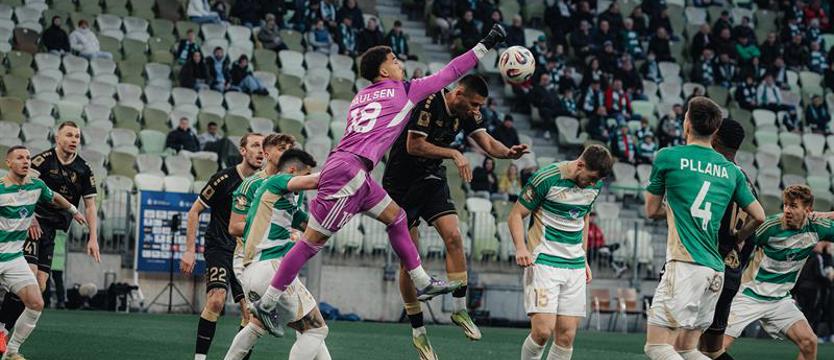 Piłka nożna. Po kiepskiej grze zasłużona porażka Pogoni w Gdańsku