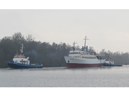 Dolfijn II po latach opuścił Szczecin