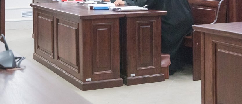 Przekazał żonie ponad 700 tys. zł