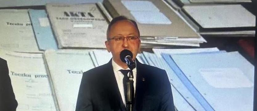 Co kryje „szafa” Jerzego M.? „Sprywatyzował” teczki tajnych współpracowników SB