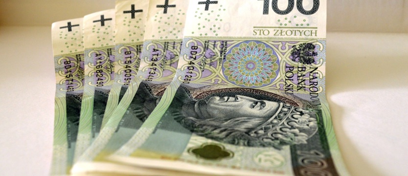 W KURIERZE. Przywiązani na lata?