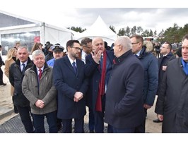 Gazowiec „Lech Kaczyński” przywitany w Świnoujściu