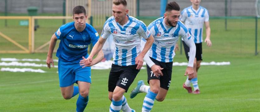 Piłka nożna. Remis Rezerw Pogoni z liderem