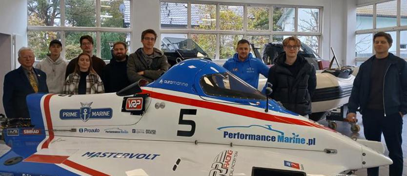 Sporty motorowodne. Studenci z mistrzem