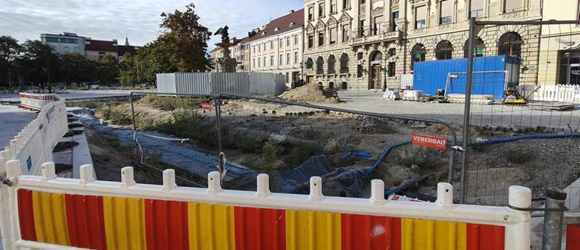 Nowe pomysły – stałe niewiadome. Kamienny fortepian na „Orła Białego”