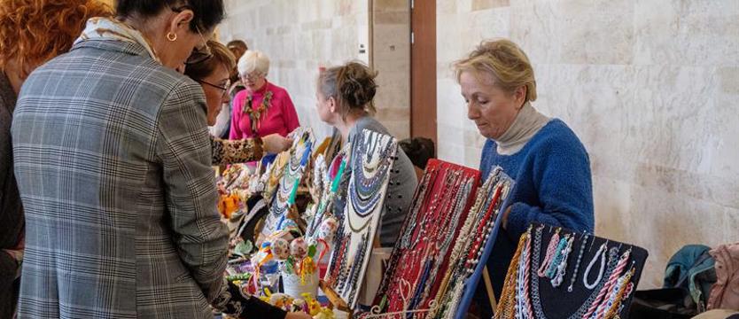 Piękne rękodzieło na kiermaszu
