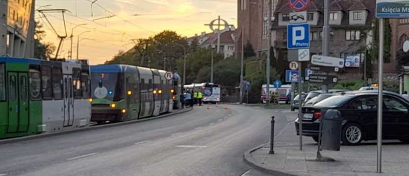 Zderzenie samochodu z tramwajem. Zablokowane torowisko na ul. Wyszyńskiego