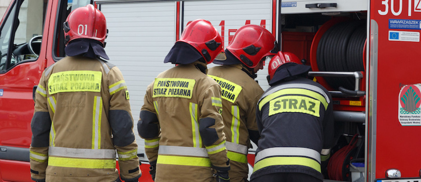 Pożar budynku w Kunowie, dwie osoby w szpitalu