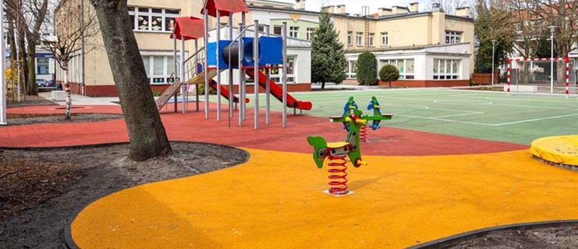 Remontowy boom w przedszkolach i szkołach. Nowe place zabaw, sale lekcyjne i gimnastyczne