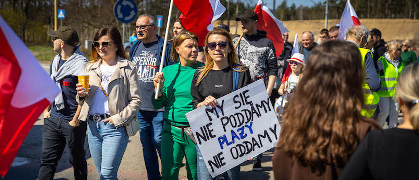 Mieszkańcy Świnoujścia wciąż walczą o dostęp do plaży i zabytków