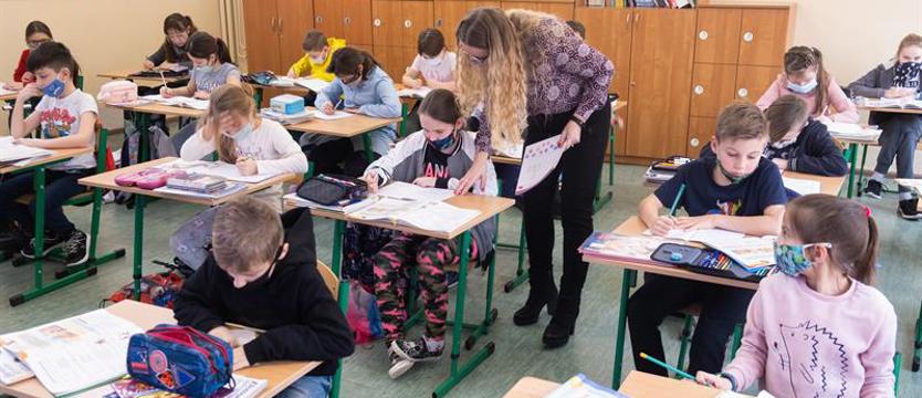 Sanitarne wytyczne dla szkół przed pierwszym dzwonkiem. Dyrektorzy mówią: znamy te zasady