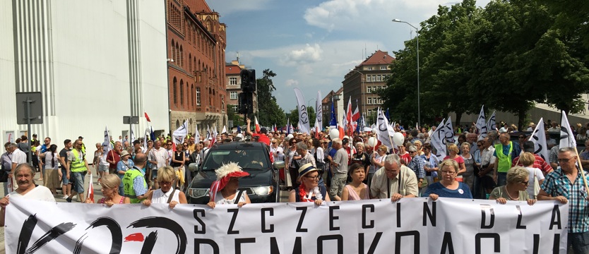 Marsz dotarł na Jasne Błonia. Po koncercie - hymn