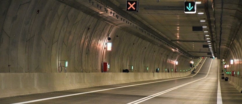 Komunikacyjne przeszkody w tunelu w Świnoujściu. Najpierw zamknięcie, potem wahadło