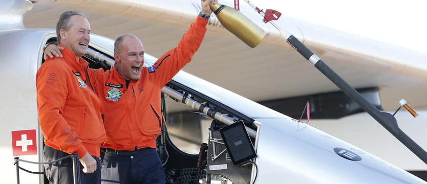 Solarny samolot zakończył lot nad Atlantykiem